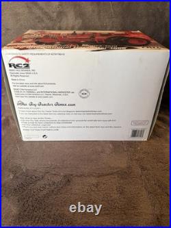 1/16 International Harvester 1066 Tractor With Cab, Black Panel Decal & Duals