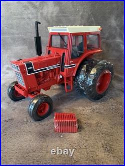 1/16 International Harvester 1066 Tractor With Cab, Black Panel Decal & Duals