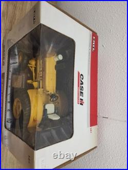 1/16 International Harvester 21256 Industrial Tractor With FWA