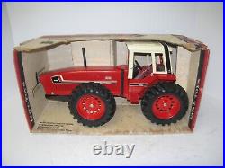 1/16 International Harvester 3588 2+2 Nib