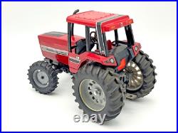 1/16 International Harvester 5288 Tractor With Front Wheel Assist