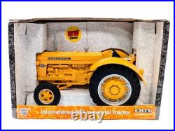1/16 International Harvester 660 Industrial Tractor