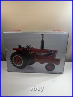 1/16 International Harvester 966 Narrow Front Ertl Tractor