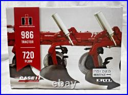 1/16 International Harvester 986 with 720 Plow ZFN44309 = FI