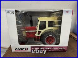 1/16 International Harvester Farmall 1066 Tractor with Cab, Dealer Edition
