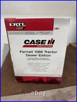 1/16 International Harvester Farmall 1066 Tractor with Cab, Dealer Edition
