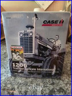 1/16 International Harvester Farmall 1206 Wheatland Tractor