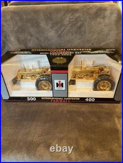 1/16 International Harvester Farmall 300 & 400 Gold 50th Anniversary Tractor Set