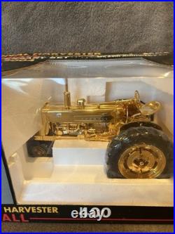1/16 International Harvester Farmall 300 & 400 Gold 50th Anniversary Tractor Set