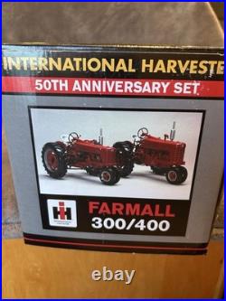 1/16 International Harvester Farmall 300 & 400 Gold 50th Anniversary Tractor Set
