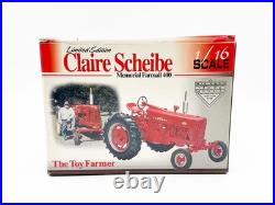 1/16 International Harvester Farmall 400 Gas With Wide Front, Claire Scheibe