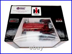 1/16 International Harvester Farmall 450 Diesel Tractor Narrow Front AMC 2005