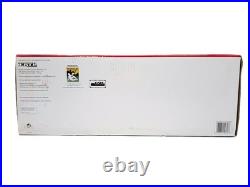 1/16 International Harvester Farmall 560 Demonstrator with Gold 5-Bottom Plow