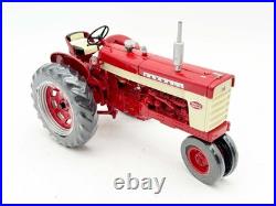 1/16 International Harvester Farmall 560 Diesel Tractor Narrow Front