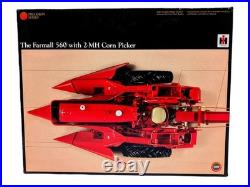 1/16 International Harvester Farmall 560 Tractor With 2-MH Corn Picker