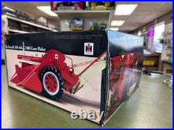 1/16 International Harvester Farmall 560 Tractor With 2-MH Corn Picker