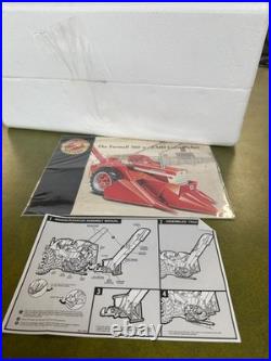 1/16 International Harvester Farmall 560 Tractor With 2-MH Corn Picker