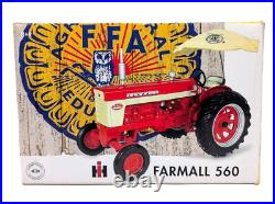 1/16 International Harvester Farmall 560 Tractor With Wide Front & Umbrella 1/16 International Harvester Farmall 560 Tractor With Wide Front & Umbrella
