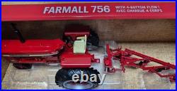 1/16 International Harvester Farmall 756 Tractor Narrow Front with 4-Bottom Plow