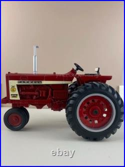 1/16 International Harvester Farmall 806 Tractor With Narrow Front, FFA Edition