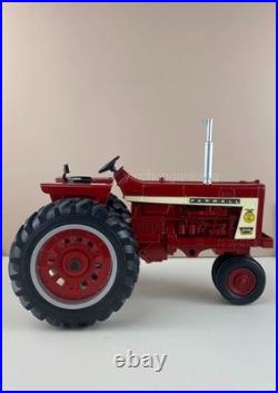 1/16 International Harvester Farmall 806 Tractor With Narrow Front, FFA Edition