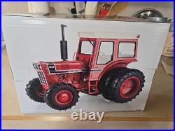 1/16 Prestige Series International Harvester 1566 Cab MFD with Duals 44218