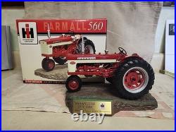 1/16 Scale Farmall 560 Tractor Sculptured Base Five Plow Tractor 1958 1963