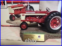 1/16 Scale Farmall 560 Tractor Sculptured Base Five Plow Tractor 1958 1963
