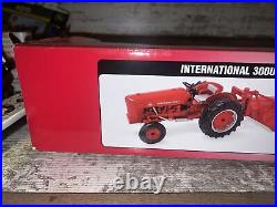 1/16 Scale International Harvester 300U Utility Tractor With Rotary Mower Ertl
