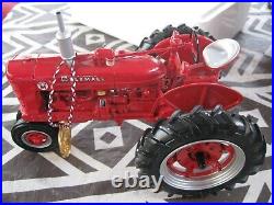 1/16 Scale McCormick Farmall Super M Precision #8 Tractor Ertl #4615 Box Wear