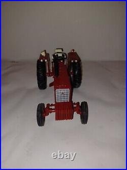 1/16 Scale RARE 656 CASE INTERNATIONAL WITH RADIO AND FRINT TRACTOR WEGHTS