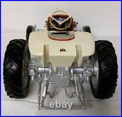 1/16 SpecCast 2003 International Harvester Turbine HT-341 Tractor with Box RESIN