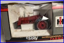 1/16 SpecCast FARMALL International Harvester 300/400 50th ANNIVERSARY TRACTOR