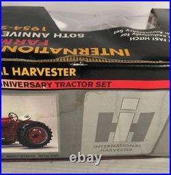 1/16 SpecCast FARMALL International Harvester 300/400 50th ANNIVERSARY TRACTOR