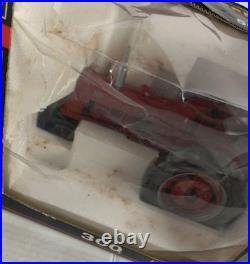 1/16 SpecCast FARMALL International Harvester 300/400 50th ANNIVERSARY TRACTOR