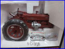 1/16 SpecCast Farm Toy International Harvester Farmall 400 with Electrall