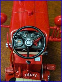 1/16 SpecCast Farmall 340 Gas Tractor withnarrow Front NOS international harvester