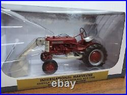 1/16 SpecCast International Harvester Farmall Cub Tractor With One Arm Loader