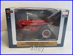 1/16 SpecCast International Harvester W400 Gas Tractor 2011 Special Edition