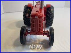 1/16 SpecCast International Harvester W400 Gas Tractor 2011 Special Edition