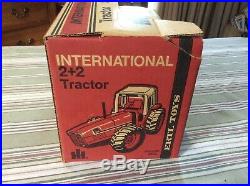 1/16 Vintage ERTL Die-Cast IH International Harvester 3588 2+2 4WD Tractor NIB