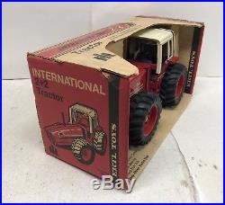1/16 Vintage IH International Harvester 3588 2+2 4WD Tractor DieCast New by ERTL