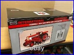 1/16 scale Speccast International IH farmall 504 withcultivator tractor tracteur