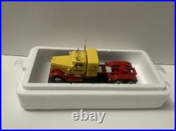 1/43 1955 International Harvester RDF-405 Tractor / Truck NEO096838