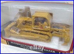 1/50 IH International Harvester TD-25 Crawler Dozer Tractor with Ripper First Gear