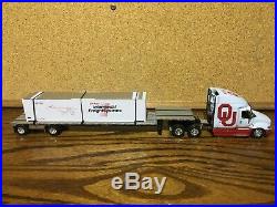 1/64dcp Sooners International Tractor & Dcp Dropdeck With Cp Rail Container Load