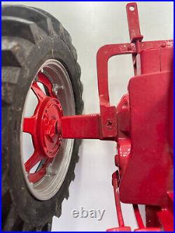 1/8 Scale Mccormick-Deering Farmall M International Harvester Die Cast Tractor