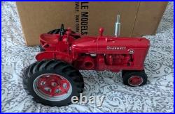 1/8 Scale Mccormick-Deering Farmall M International Harvester Tractor withfenders