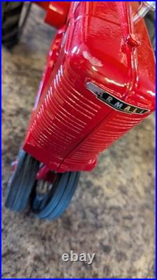 1/8 Scale Mccormick-Deering Farmall M International Harvester Tractor withfenders