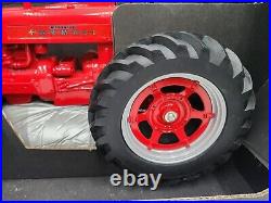 1/8 Scale Models Farmall 400 Toy Tractor In Box International Harvester Case IH